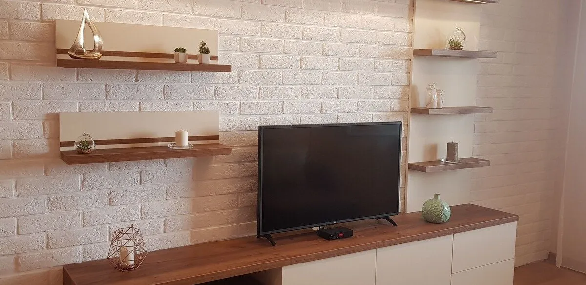 Izdavanje, jednosoban stan, 49m², Centar, Tivat