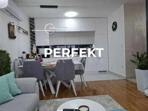 Prodaja, trosoban stan, 75m², Centar, Pančevo - image 2