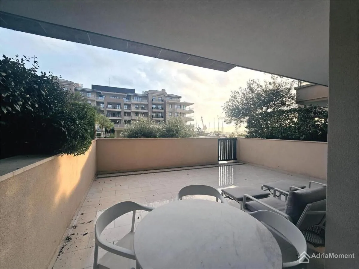 Prodaja, jednosoban stan, 98m², Porto Montenegro, Tivat