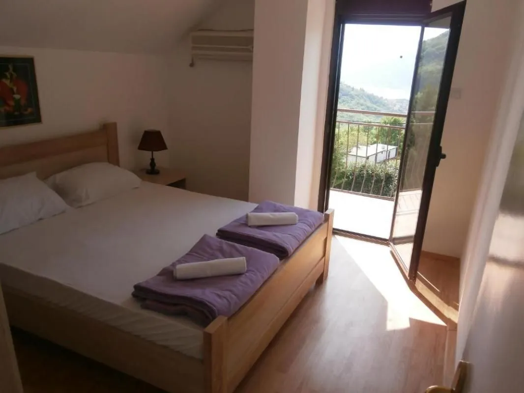 Prodaja, kuća, 100m², Mojdež, Herceg Novi
