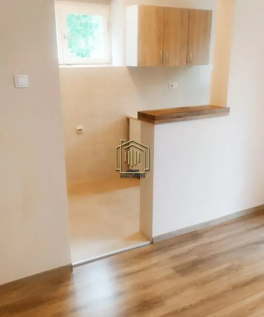 Izdavanje, dvosoban stan, 90m², Gorica C, Podgorica