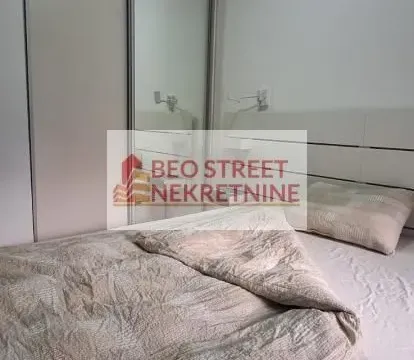 Rent, one bedroom apartment, 37m², Južni Bulevar, Vračar Sve Podlokacije - image 7