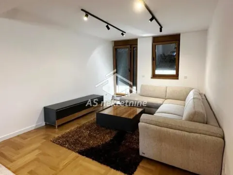 Izdavanje, trosoban stan, 80m², Stari Grad, Beograd