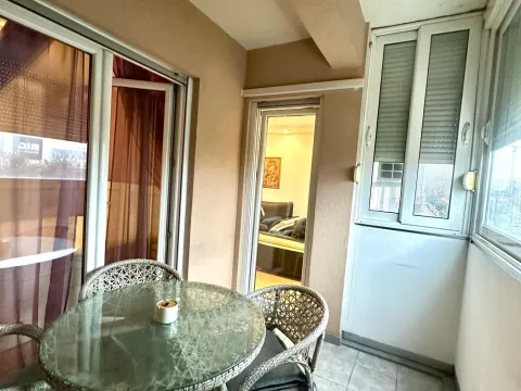 Rent, two bedroom apartment, 76m², City Kvart, Podgorica - image 11