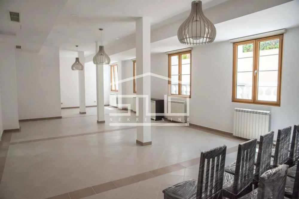 Izdavanje, kuća, 1400m², Savski Venac, Beograd