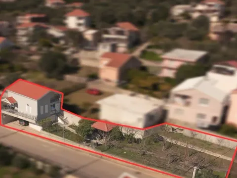 Prodaja, kuća, 181m², Centar, Bar