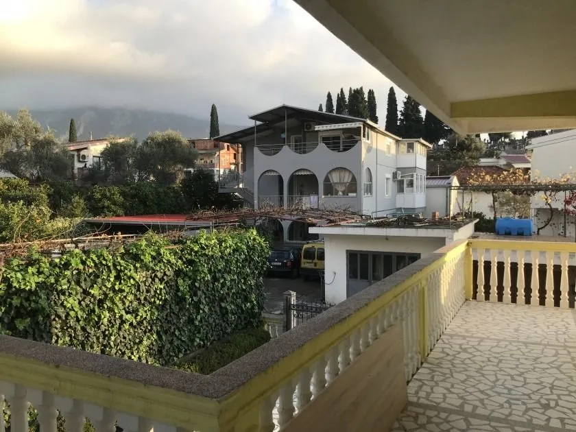 Rent, three bedroom apartment, 130m², Čeluga, Bar