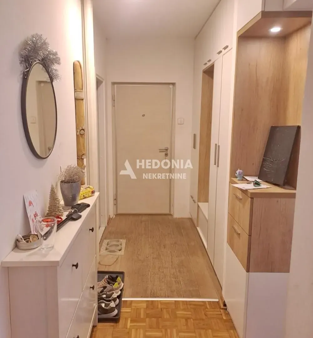 Sale, three bedroom apartment, 94m², Vidikovački venac, Rakovica