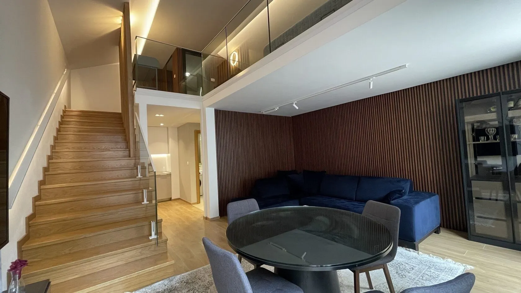 Prodaja, jednosoban stan, 85m², Podkošljun, Budva