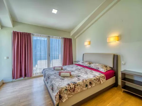Prodaja, stan, 167m², Kotor, Crna Gora - image 7