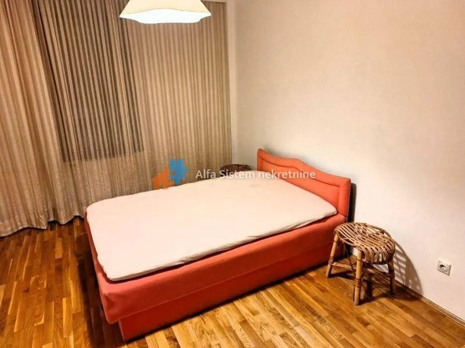 Rent, four bedroom apartment, 103m², Crveni Krst, Beograd