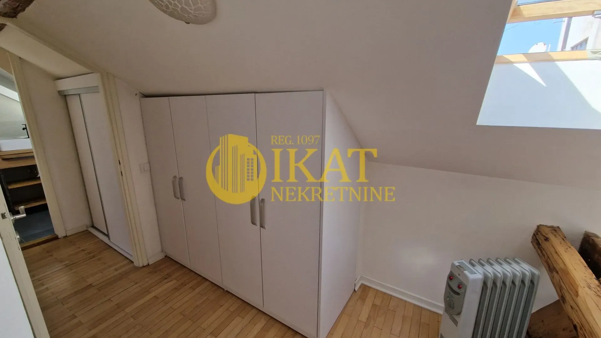 Izdavanje, dvosoban stan, 45m², Stari Grad, Beograd
