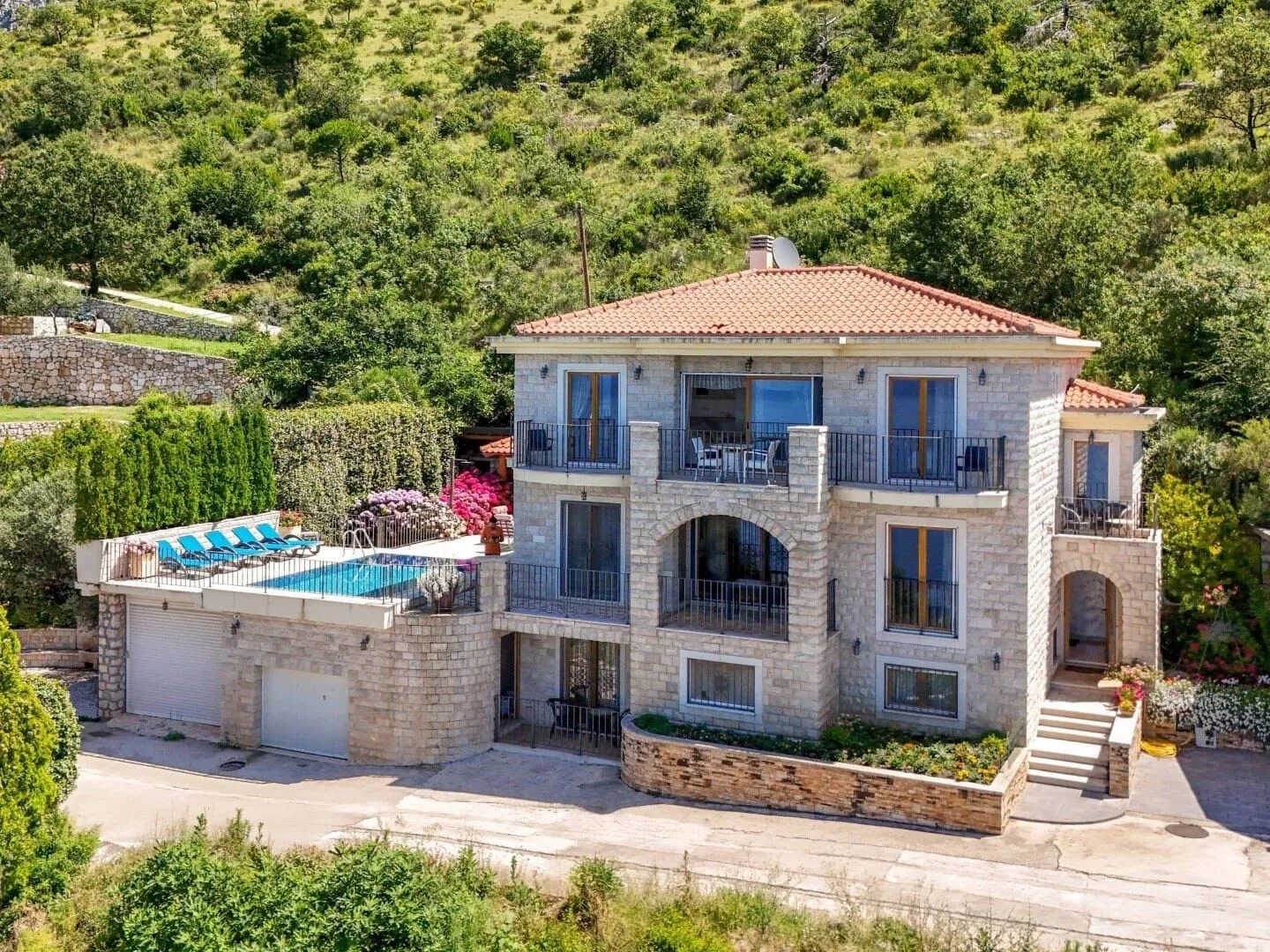 Sale, house, 317m², Reževići, Budva