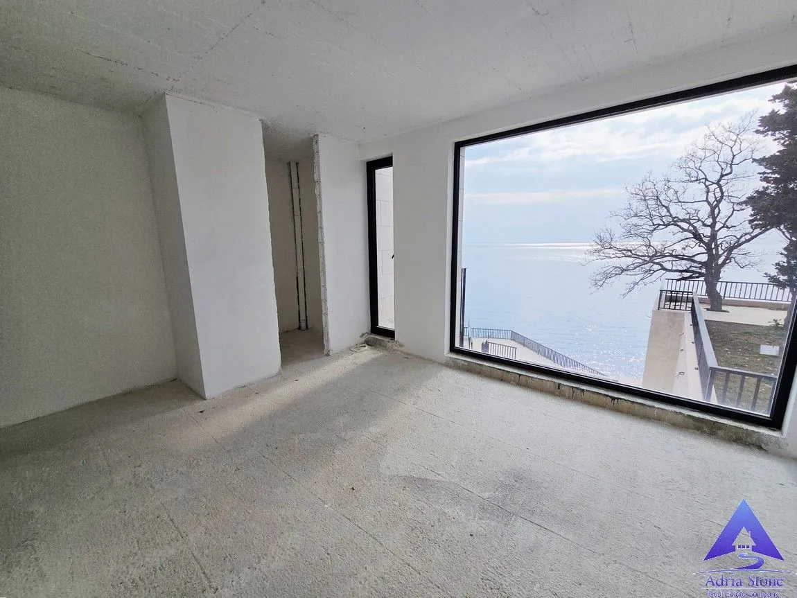 Prodaja, kuća, 580m², Skočiđevojka, Budva