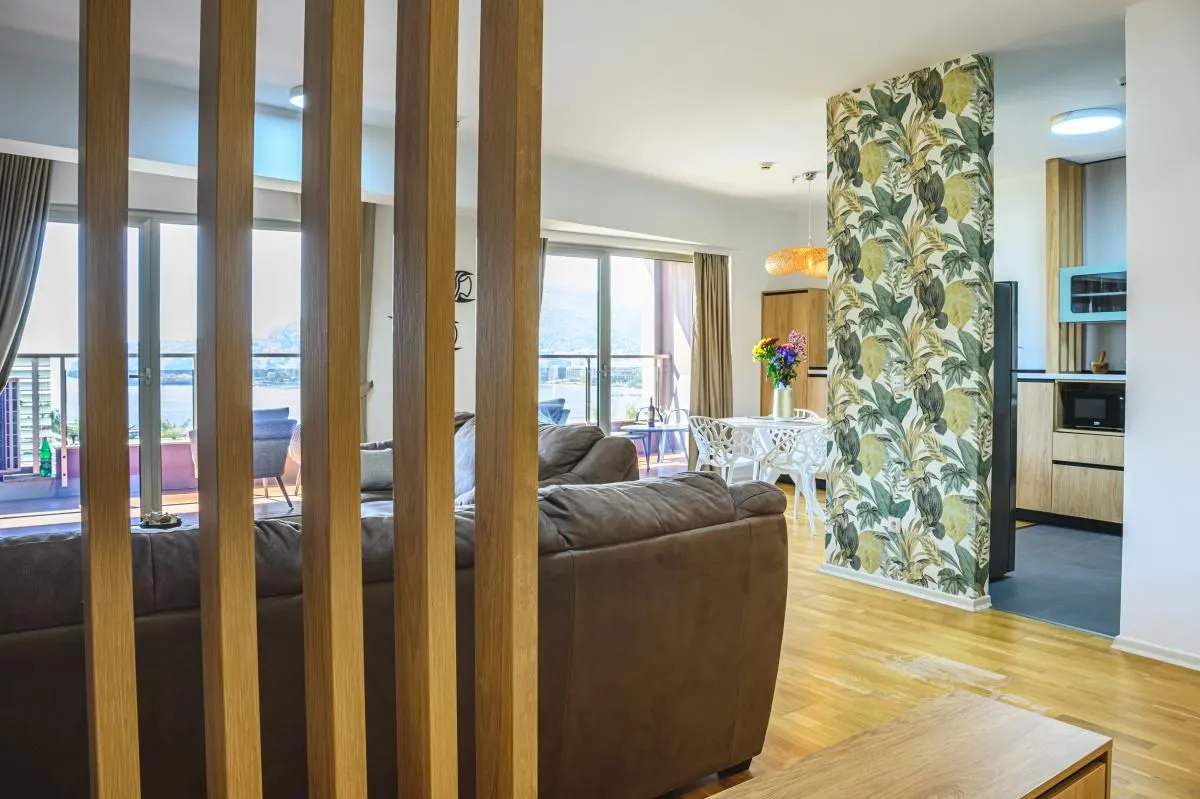 Rent, two bedroom apartment, 95m², Bečići, Budva