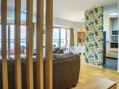 Izdavanje, dvosoban stan, 95m², Bečići, Budva - image 2