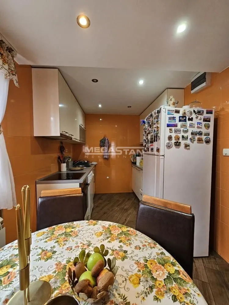 Prodaja, kuća, 214m², Zvezdarska Šuma, Zvezdara Sve Podlokacije