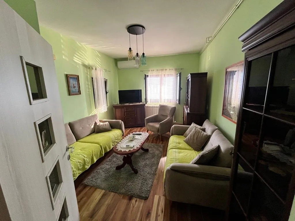 Rent, one bedroom apartment, 70m², Prčanj, Kotor