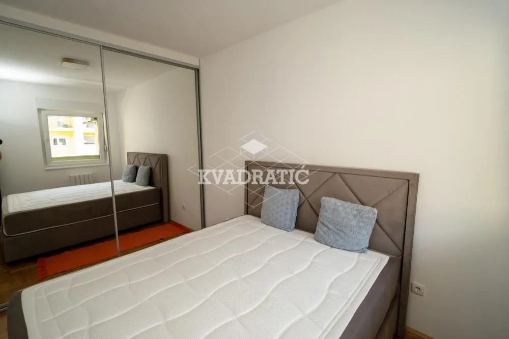 Izdavanje, dvosoban stan, 42m², Novi Beograd Blok 72, Novi Beograd Sve Podlokacije
