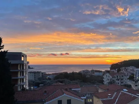 Sale, three bedroom apartment, 152m², Petrovac, Budva - image 1