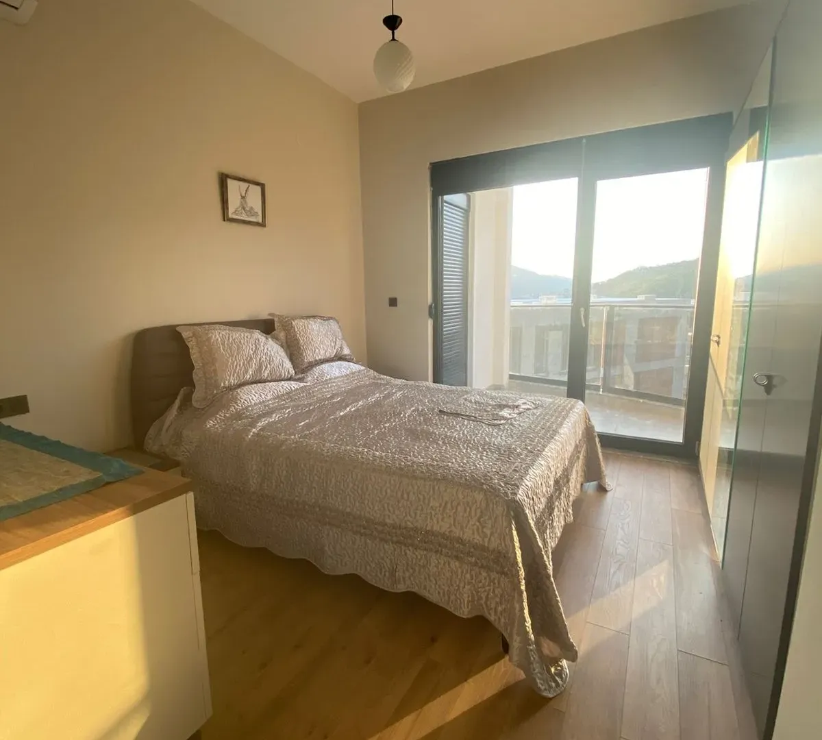 Izdavanje, trosoban stan, 130m², Herceg Novi, Crna Gora