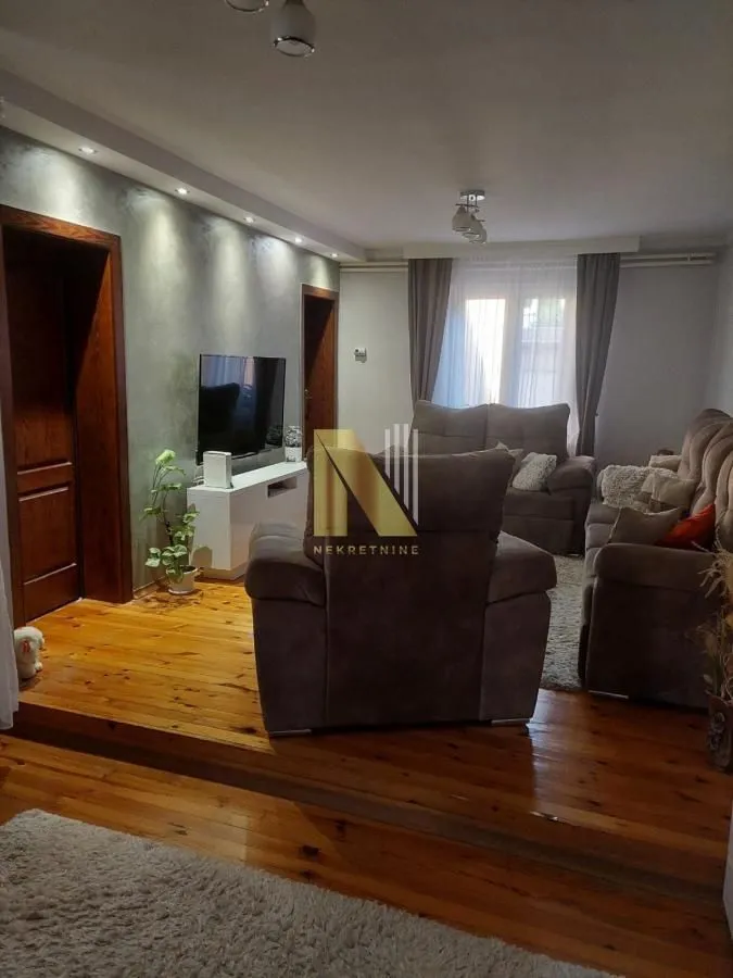 Prodaja, kuća, 102m², Cara Dušana, Novi Sad Sve Podlokacije