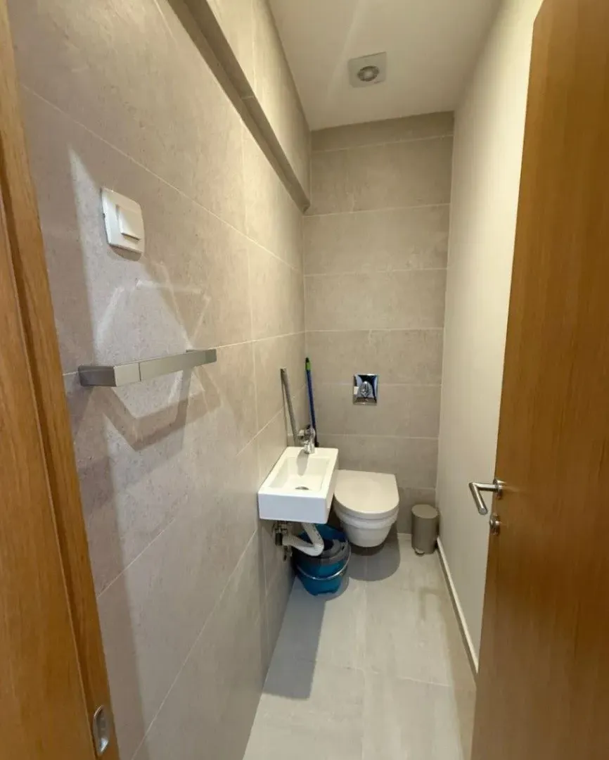 Izdavanje, jednosoban stan, 61m², Budva, Crna Gora