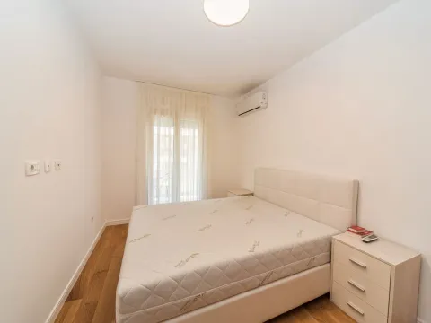 Rent, two bedroom apartment, 75m², Central Point, Podgorica - image 5