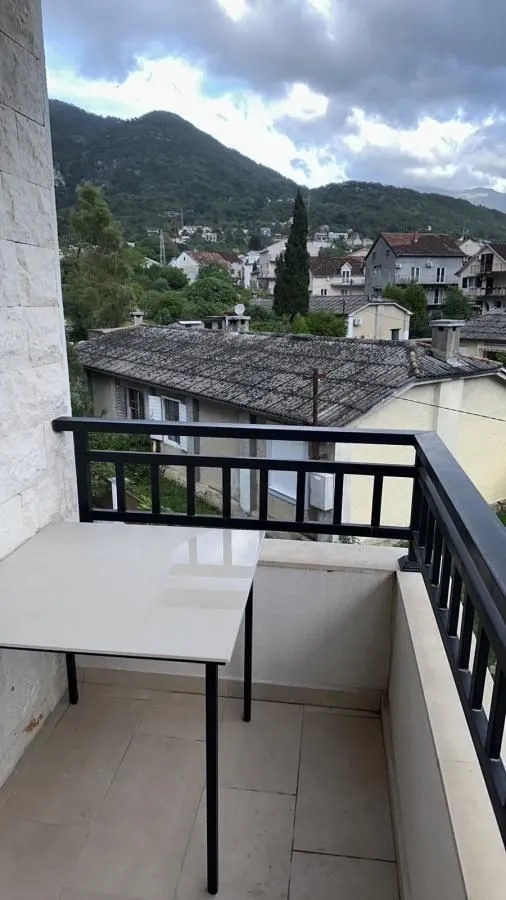 Rent, one bedroom apartment, 42m², Tivat, Crna Gora