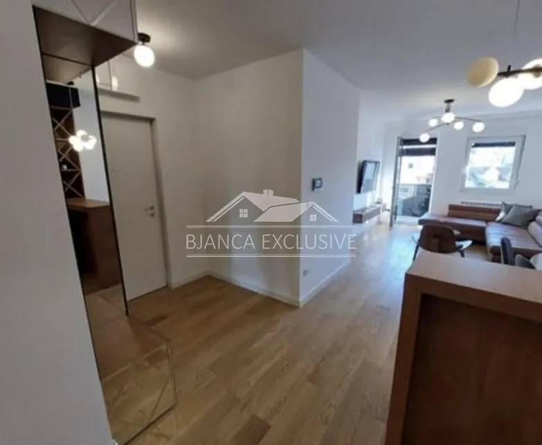 Prodaja, trosoban stan, 63m², Neimar, Vračar Sve Podlokacije
