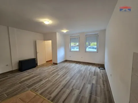 Sale, studio apartment, 29m², Rotkvarija, Novi Sad Sve Podlokacije - image 1