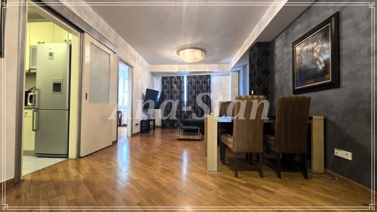 Izdavanje, trosoban stan, 89m², Savski Venac, Beograd