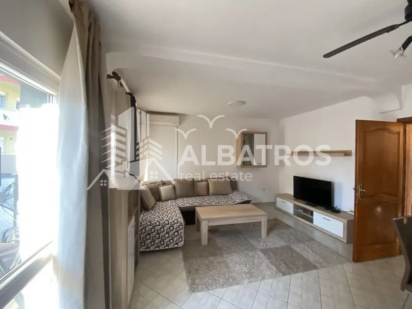 Izdavanje, dvosoban stan, 70m², Bjeliši, Bar