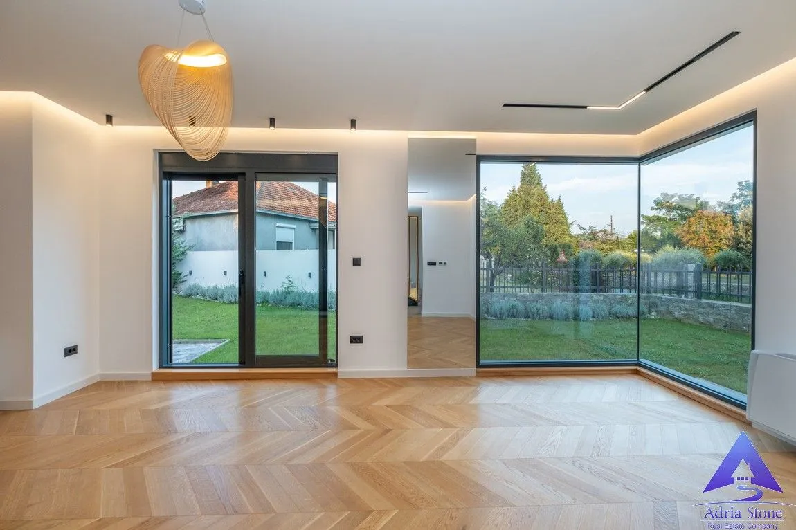 Rent, house, 180m², Podgorica, Crna Gora