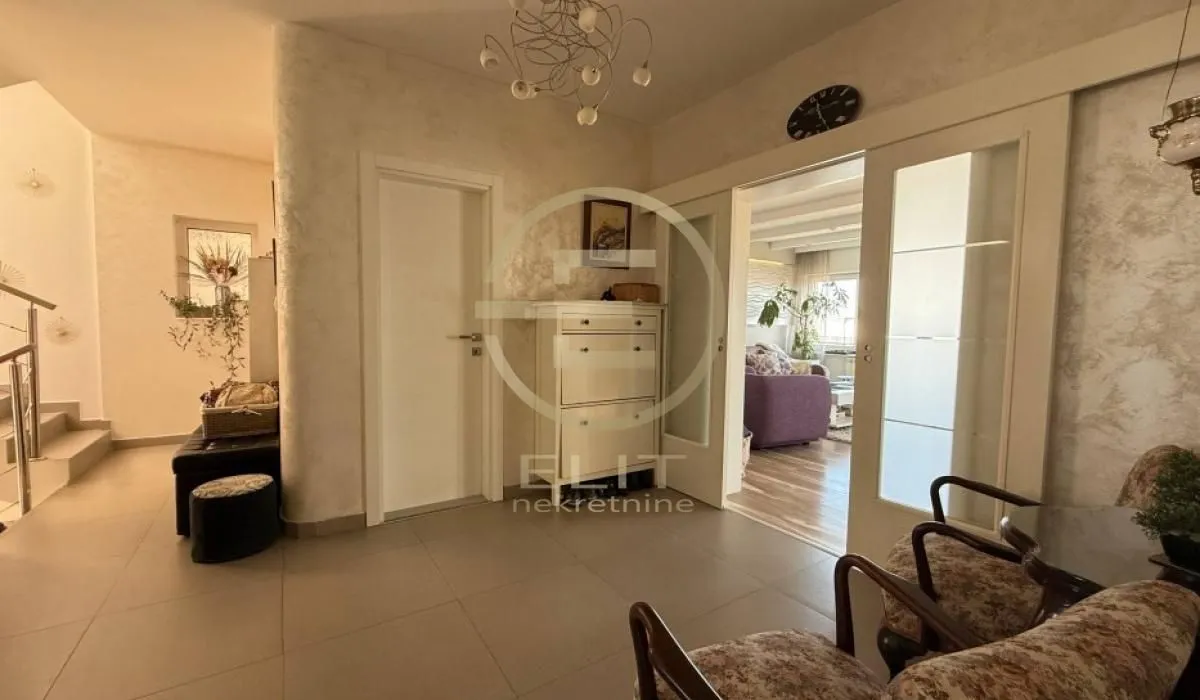 Sale, house, 273m², Petrovaradin, Novi Sad