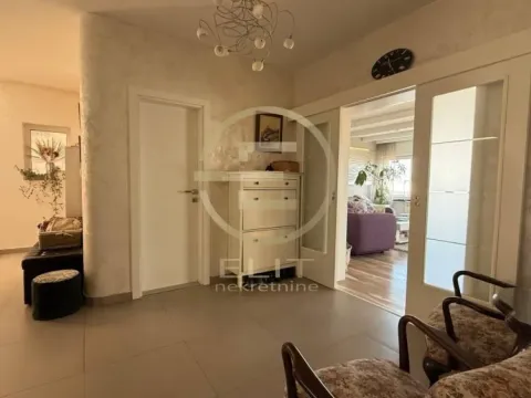 Prodaja, kuća, 273m², Petrovaradin, Novi Sad - image 18