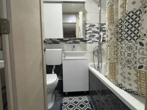 Izdavanje, trosoban stan, 76m², Novo naselje, Novi Sad - image 12