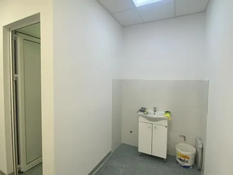 Izdavanje, poslovni prostor, 528m², Dom zdravlja, Niš - image 5
