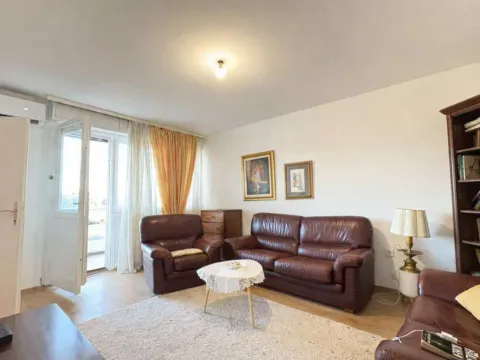 Izdavanje, jednosoban stan, 65m², Pobrežje, Podgorica - image 4