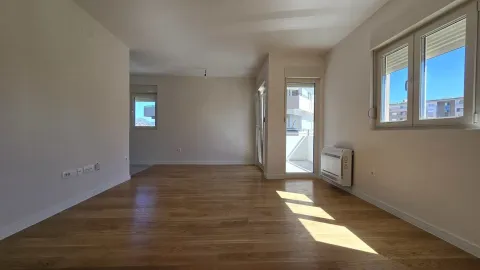 Rent, office space, 93m², Central Point, Podgorica - image 4
