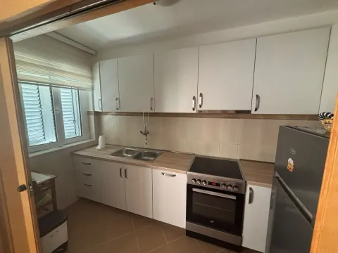 Izdavanje, jednosoban stan, 68m², Centar, Tivat - image 4