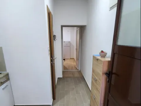 Rent, one bedroom apartment, 55m², Šušanj, Bar - image 8