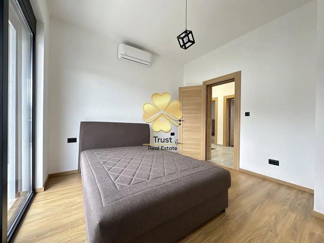 Izdavanje, kuća, 190m², Tološi, Podgorica