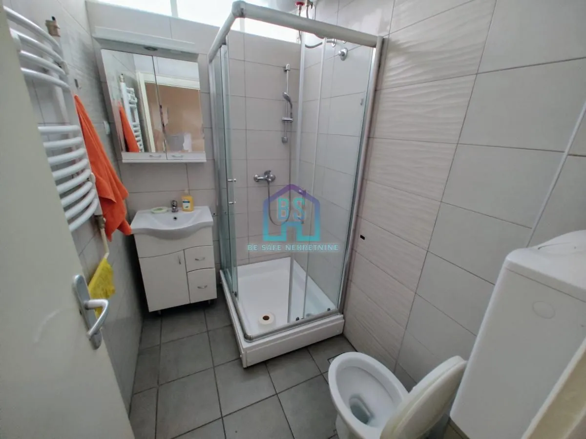 Prodaja, trosoban stan, 74m², Stari grad, Novi Sad