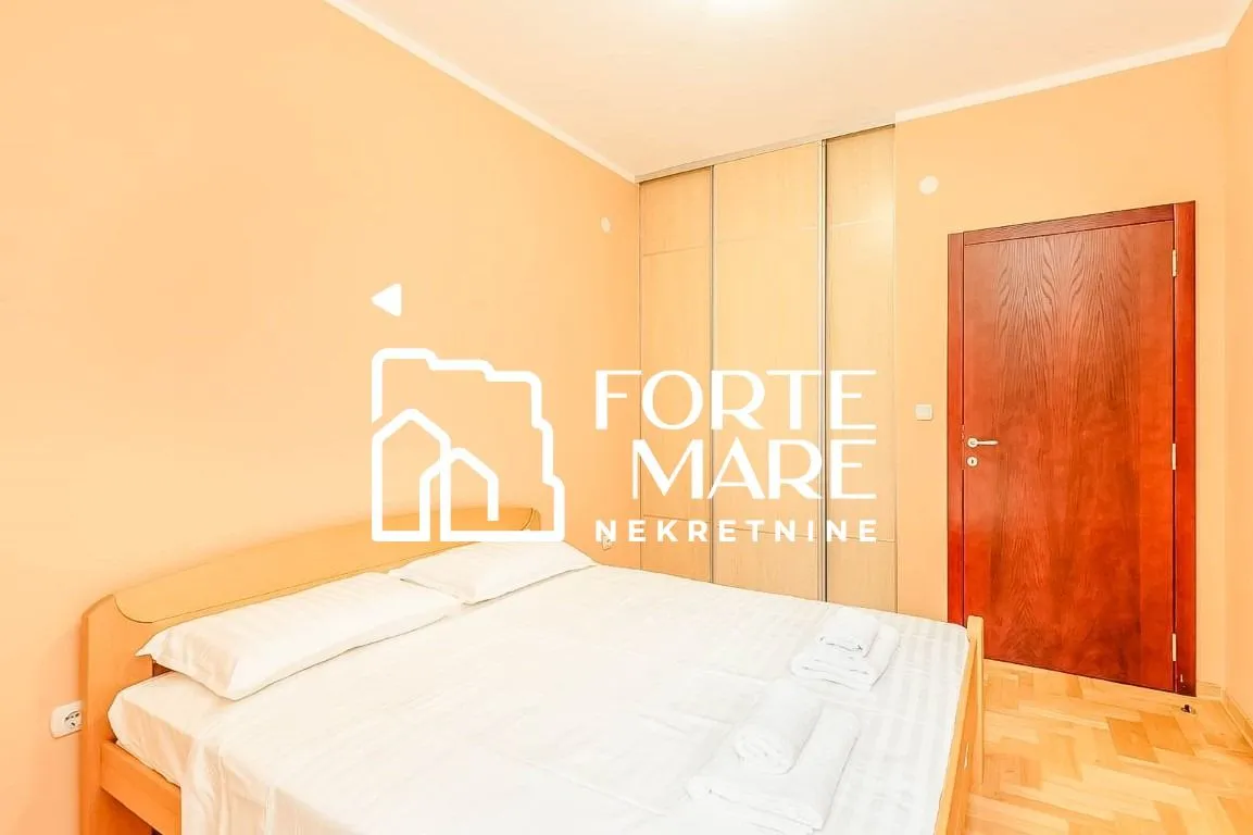 Izdavanje, dvosoban stan, 73m², Kumbor, Herceg Novi