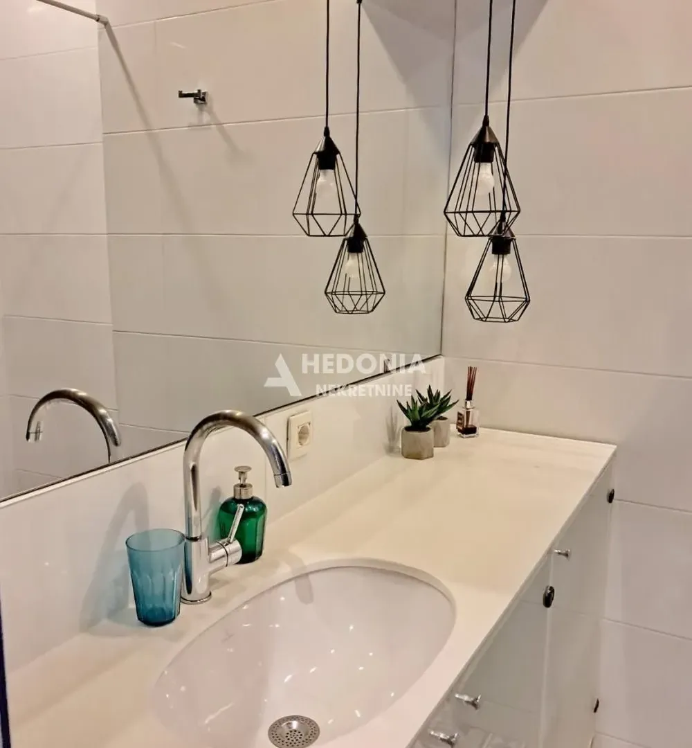 Sale, three bedroom apartment, 73m², Stari Grad, Beograd