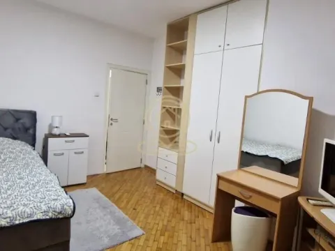Rent, three bedroom apartment, 65m², Južni Bulevar, Vračar Sve Podlokacije - image 6