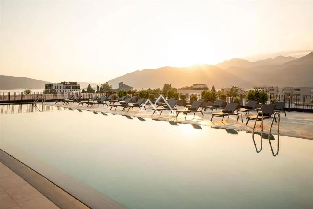 Prodaja, jednosoban stan, 63m², Tivat, Crna Gora