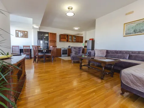 Izdavanje, dvosoban stan, 83m², Zabjelo, Podgorica - image 5