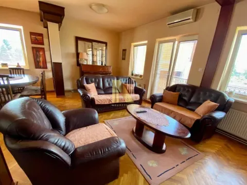 Prodaja, kuća, 296m², Sremska Kamenica, Petrovaradin - image 1